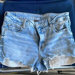 American eagle women’s shorts & 1 pair of Hollister women’s shorts